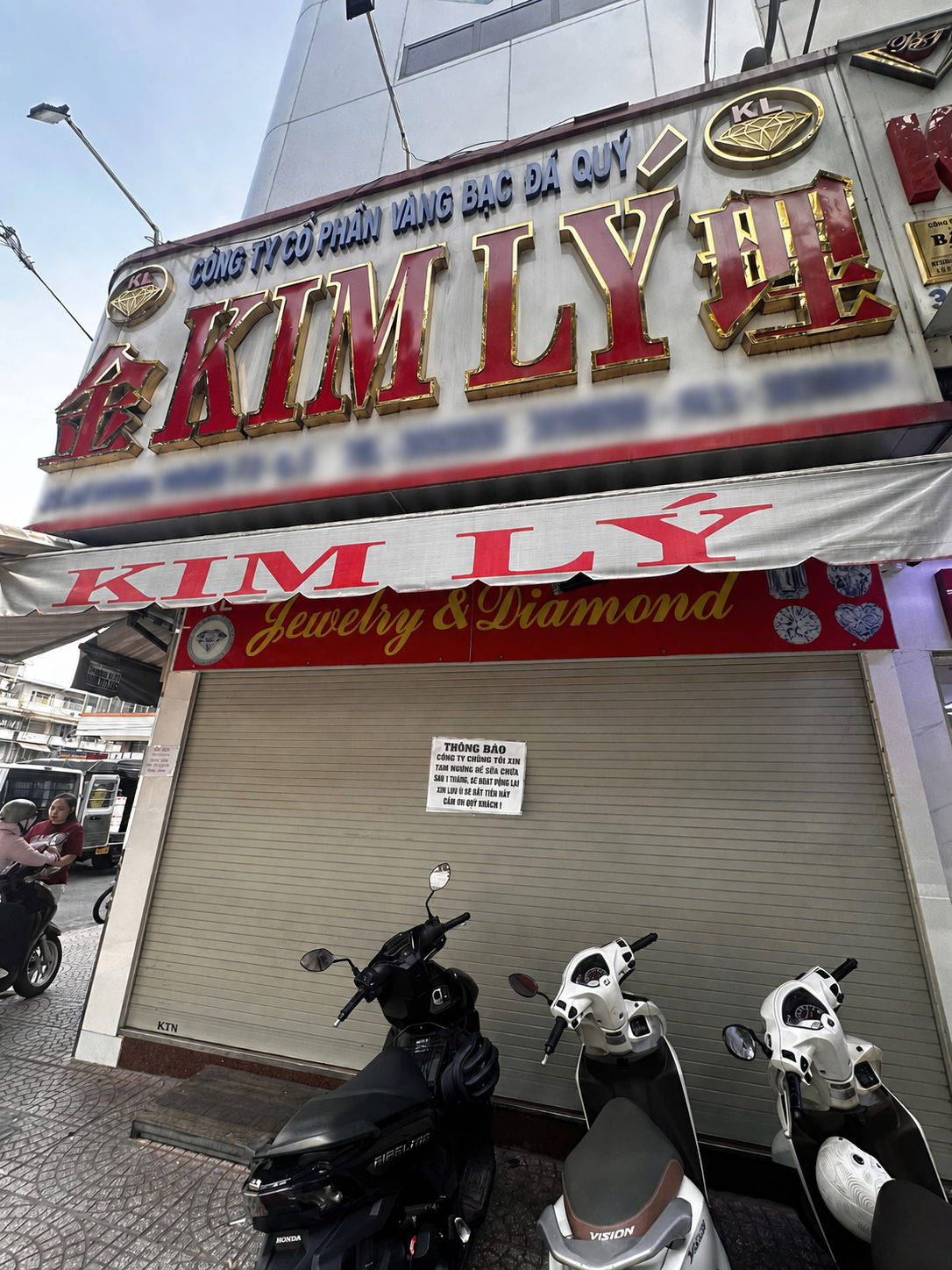 Tiệm kim cương vẫn đ&oacute;ng cửa sau th&ocirc;ng b&aacute;o mở cửa lại: Thực trạng hiện nay - Ảnh 7.