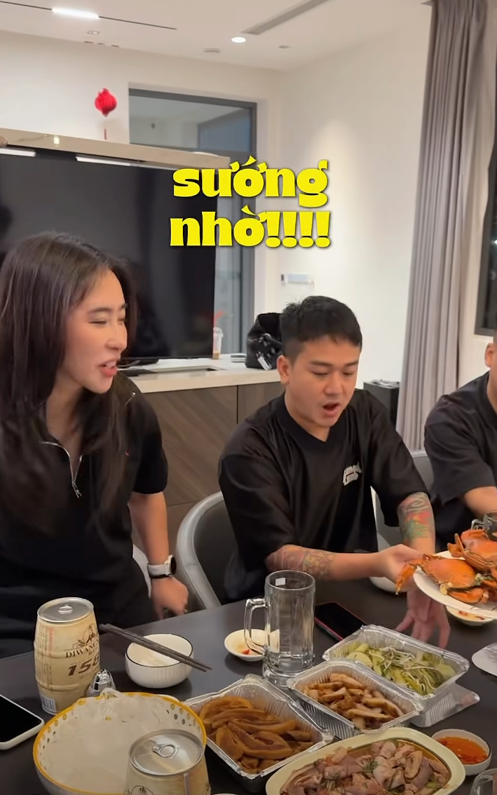Mẹ 4 con triệu view nửa đ&ecirc;m phải thốt l&ecirc;n 