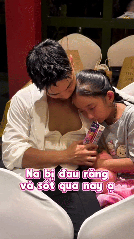Phan Hiển chăm s&oacute;c con g&aacute;i ốm Giữa lịch thi đấu: Khoảnh khắc đầy cảm x&uacute;c Giữa bố v&agrave; b&eacute; - Ảnh 2.