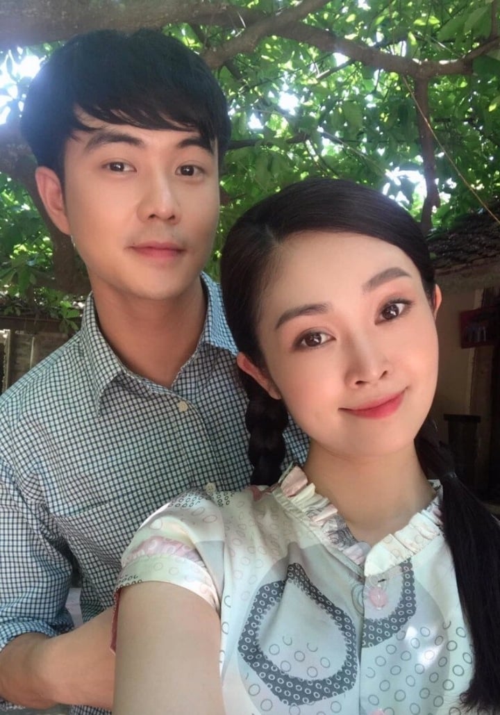 Cuộc sống vi&ecirc;n m&atilde;n của MC Th&ugrave;y Linh sau 5 năm lấy chồng k&eacute;m 5 tuổi - Ảnh 4.