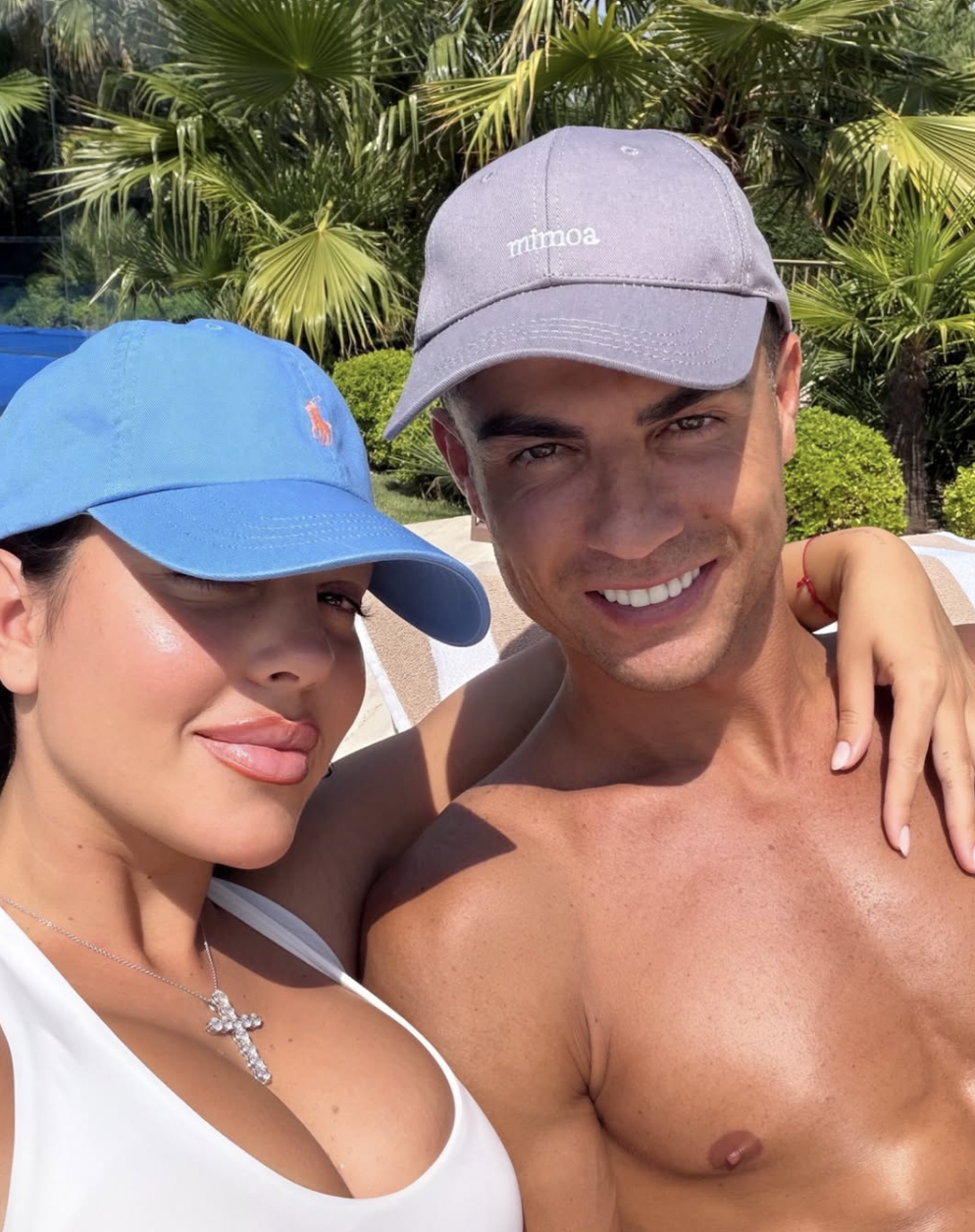 Antonela Roccuzzo v&agrave; Georgina Rodriguez: Những th&ocirc;ng điệp y&ecirc;u thương cơ thể - Ảnh 3.