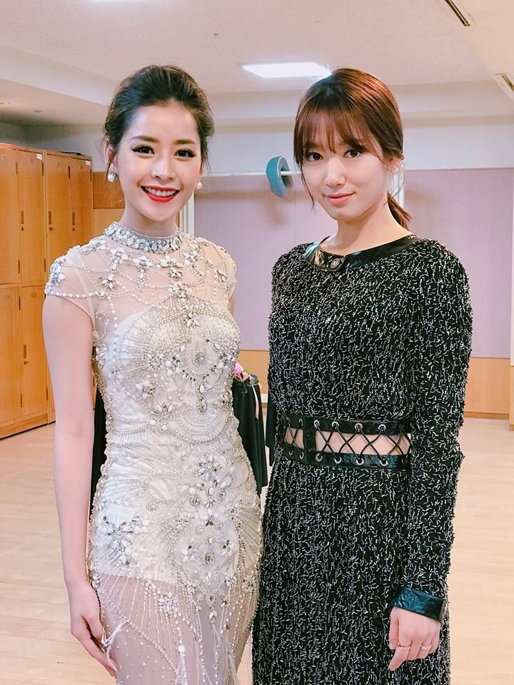 Mỹ nh&acirc;n Việt chưa từng thất bại ở thảm đỏ: Cứ xuất hiện như gắn spotlight l&ecirc;n người, được truyền th&ocirc;ng Trung khen tận m&acirc;y xanh - Ảnh 4.