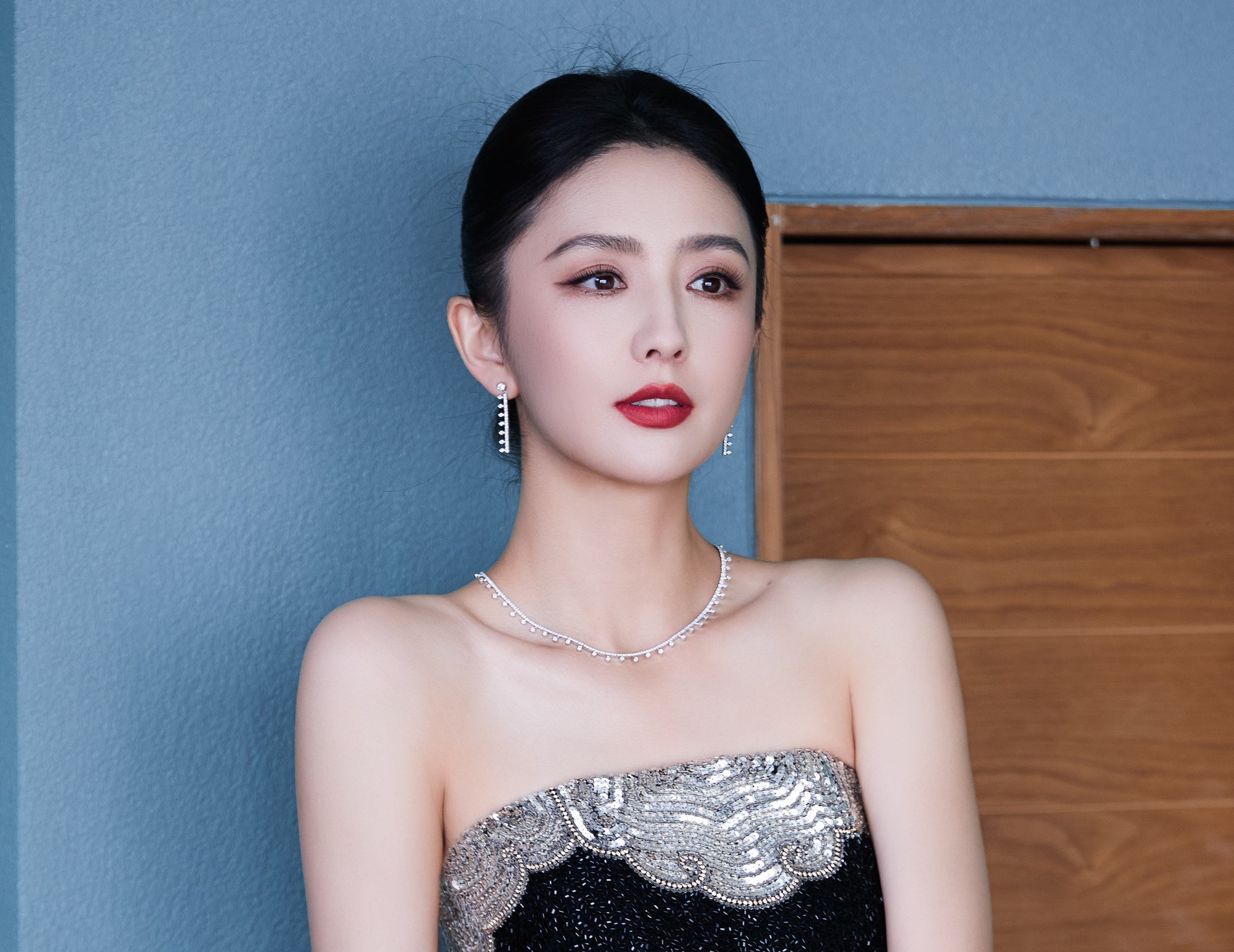 5 mỹ nh&acirc;n T&acirc;n Cương đẹp nhất Cbiz: Địch Lệ Nhiệt Ba dẫn đầu, người cuối được v&iacute; như bước ra từ b&iacute;ch họa - Ảnh 6.