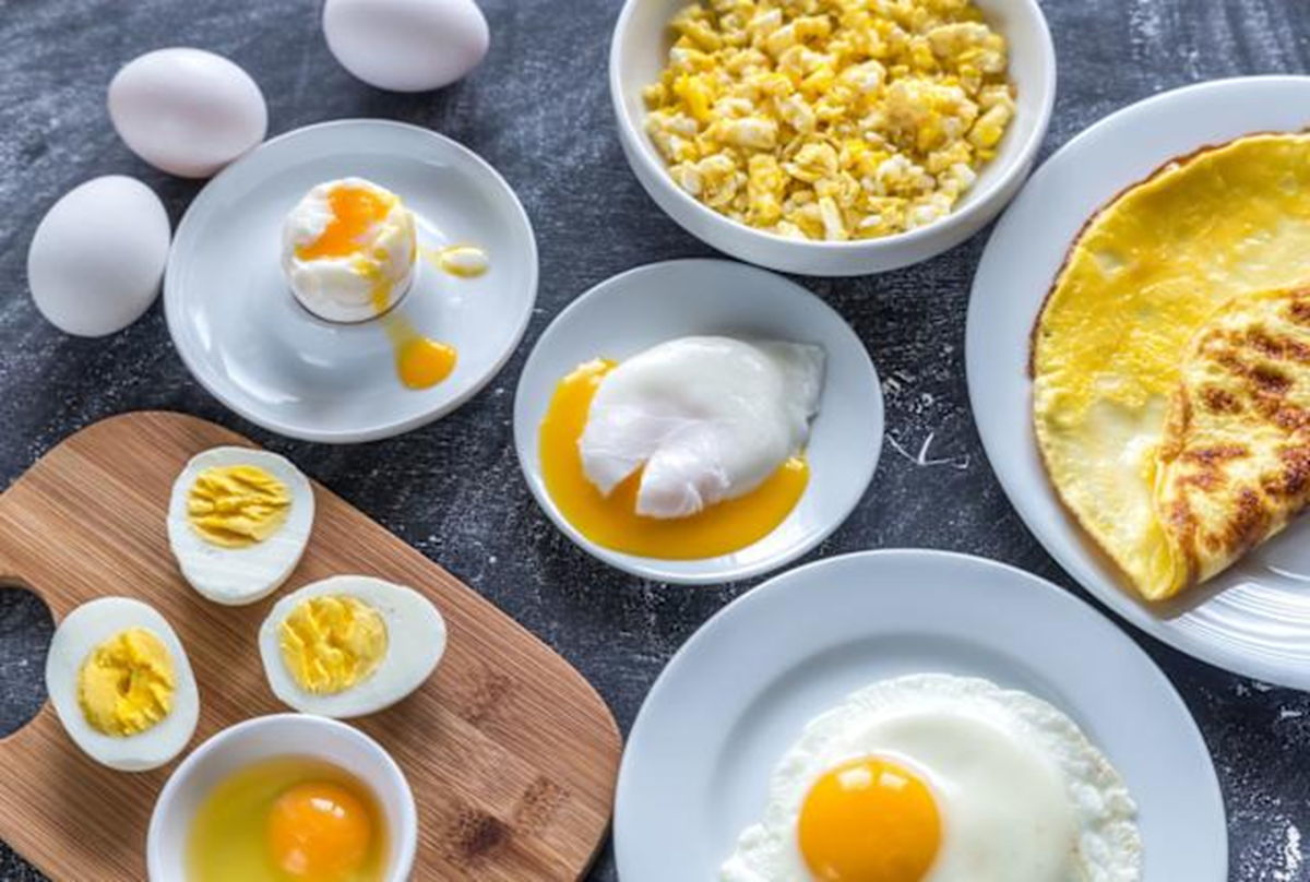 Luộc trứng tưởng đơn giản nhưng nhiều người vẫn l&agrave;m sai: Chuy&ecirc;n gia chỉ c&aacute;ch giữ trọn dinh dưỡng - Ảnh 2.