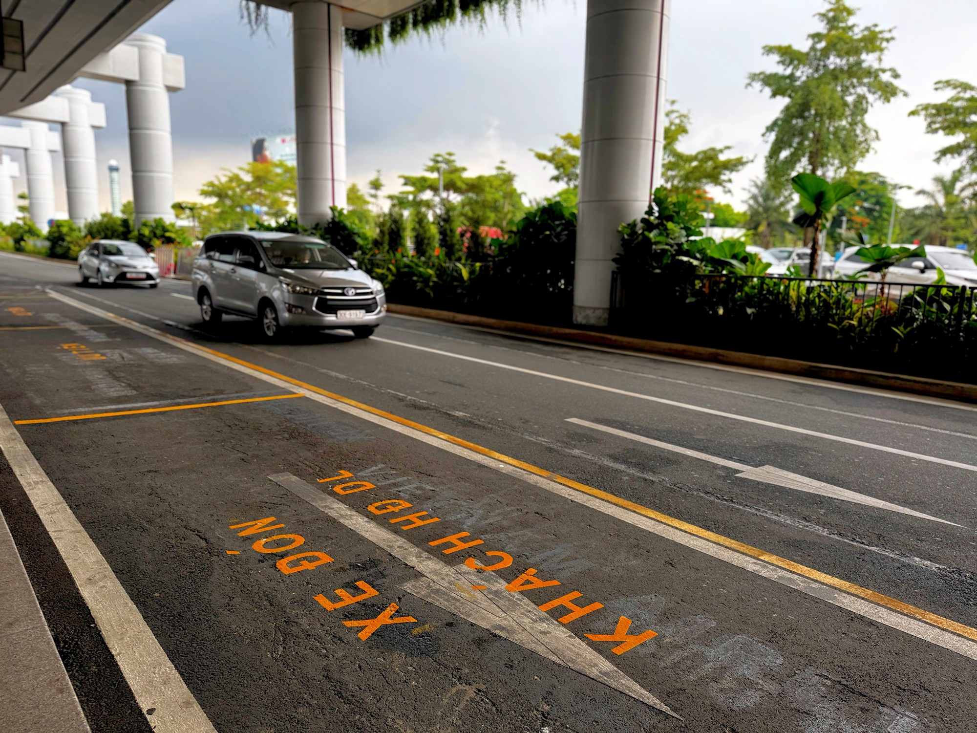 Ph&acirc;n luồng mới tại s&acirc;n bay Nội B&agrave;i: Tiện lợi nhưng g&acirc;y kh&oacute; khăn cho h&agrave;nh kh&aacute;ch - Ảnh 1.