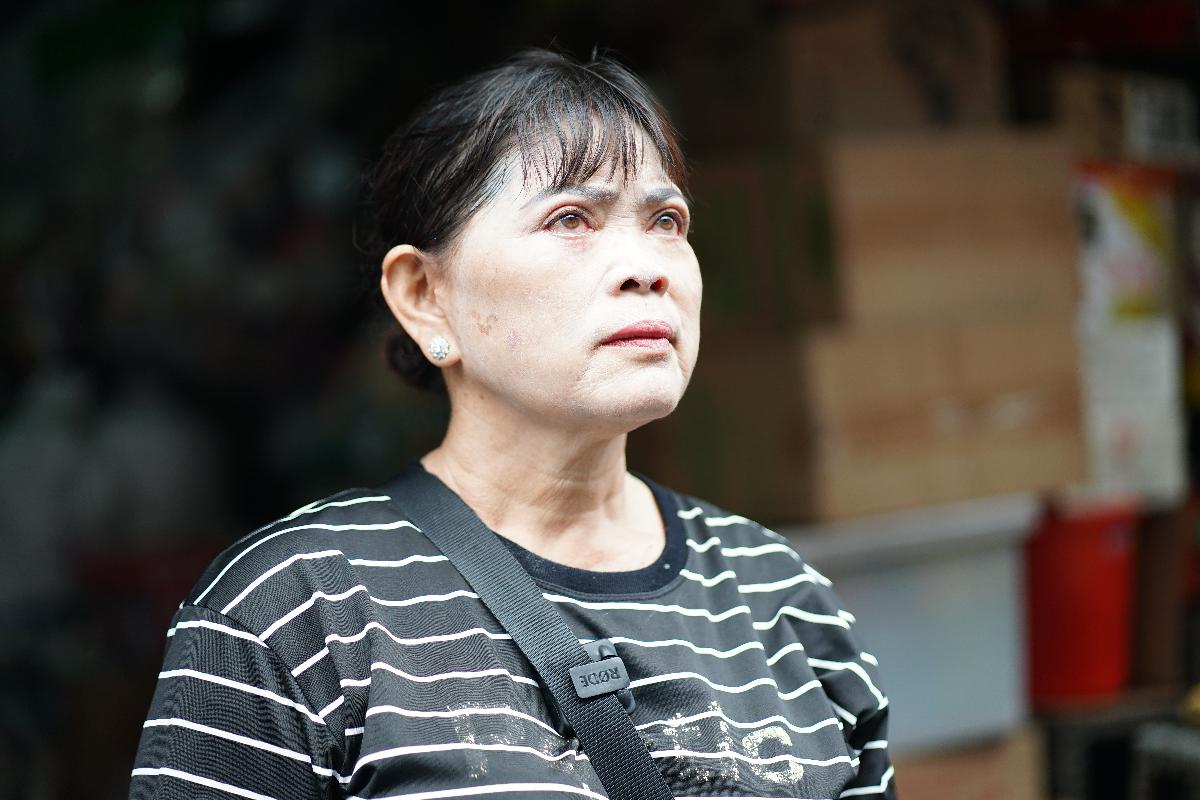 Kh&oacute;i vẫn &acirc;m ỉ sau vụ ch&aacute;y chợ Bi&ecirc;n H&ograve;a: Tiểu thương thất thần trước mất m&aacute;t lớn - Ảnh 6.