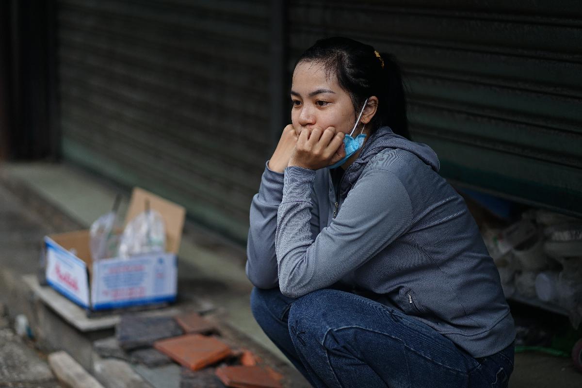Kh&oacute;i vẫn &acirc;m ỉ sau vụ ch&aacute;y chợ Bi&ecirc;n H&ograve;a: Tiểu thương thất thần trước mất m&aacute;t lớn - Ảnh 11.