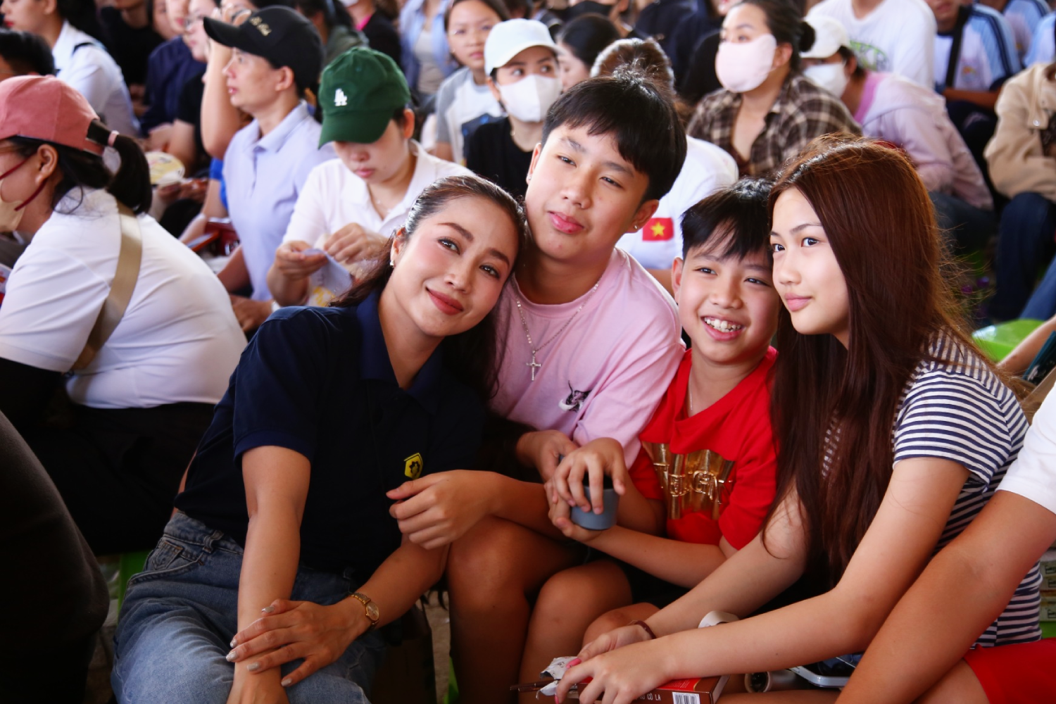 Nữ NSƯT từ &Uacute;c về dạy 3 con một b&agrave;i học- Ảnh 2.