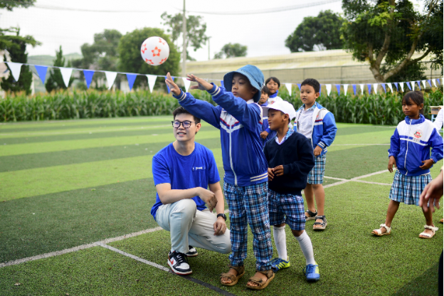 Hơn 500 học sinh v&ugrave;ng cao L&acirc;m Đồng tham gia Ng&agrave;y hội Vươn cao Việt Nam  - Ảnh 4.