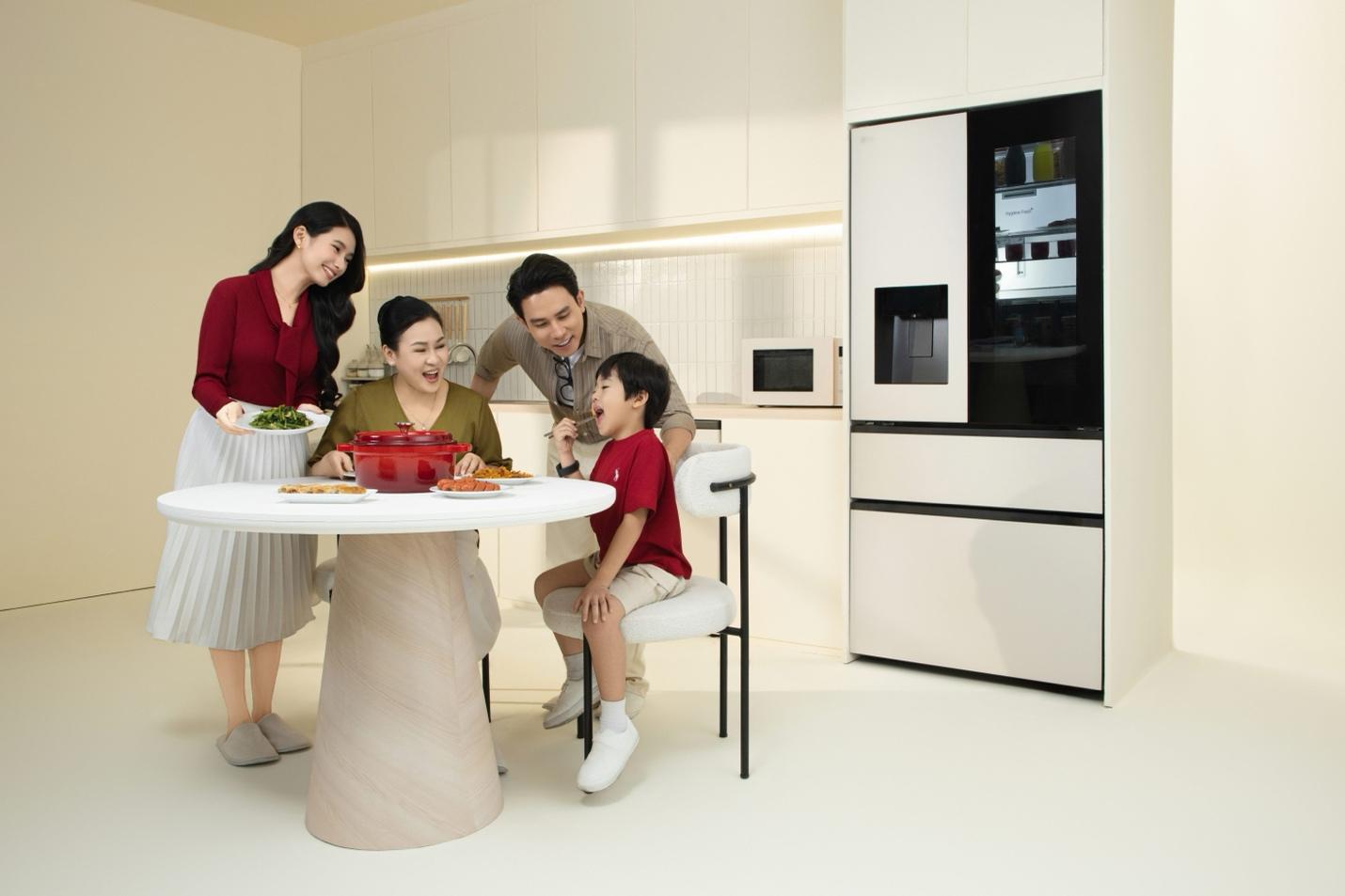 10 năm LG InstaView: Từ c&uacute; g&otilde; cửa đến 5,3 triệu sản phẩm b&aacute;n ra tr&ecirc;n to&agrave;n cầu - Ảnh 4.