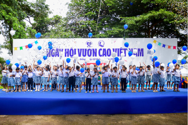 Hơn 500 học sinh v&ugrave;ng cao L&acirc;m Đồng tham gia Ng&agrave;y hội Vươn cao Việt Nam  - Ảnh 5.