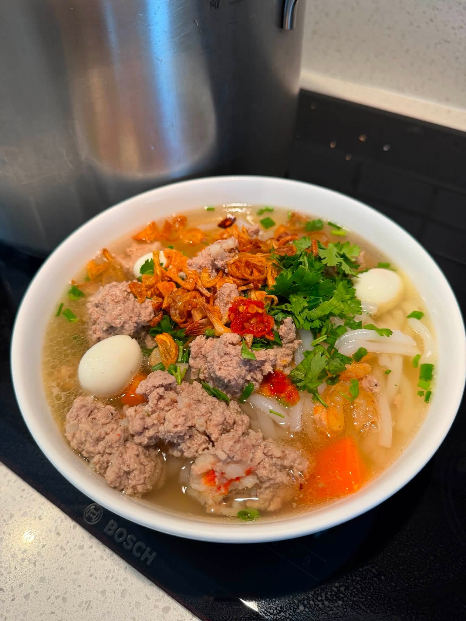 Nồi b&aacute;nh canh của Tăng Thanh H&agrave; g&acirc;y sốt, ti&ecirc;u chuẩn ẩm thực nh&agrave; tỷ ph&uacute;  - Ảnh 4.