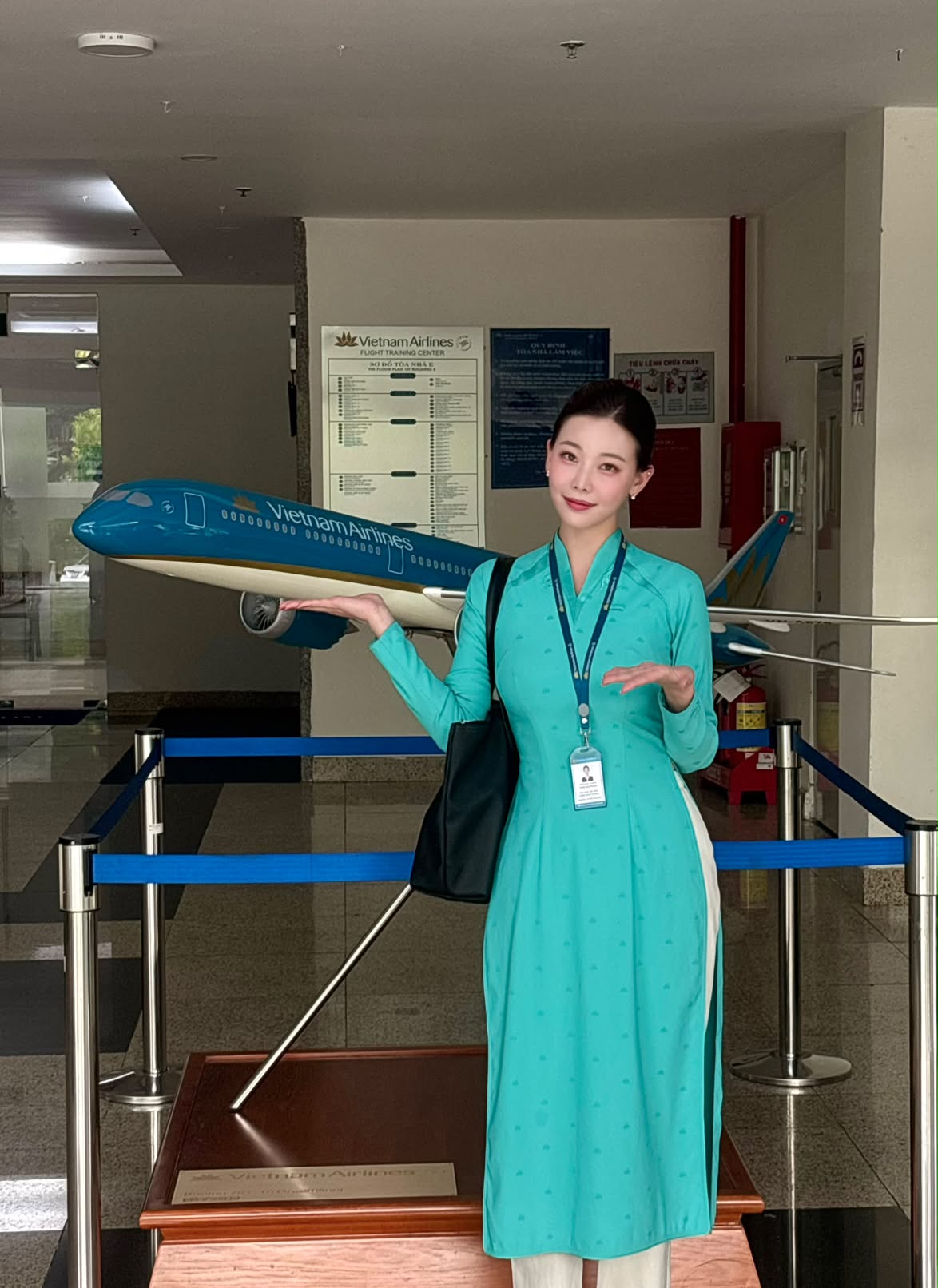 Tiếp vi&ecirc;n h&agrave;ng kh&ocirc;ng Vietnam Airlines người H&agrave;n Quốc sống tại TP . HCM v&agrave; trải nghiệm xe &ocirc;m c&ocirc;ng nghệ - Ảnh 4.