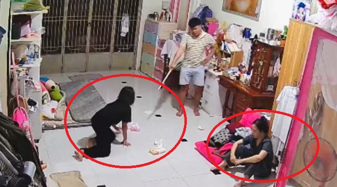 Con g&aacute;i bị bạo h&agrave;nh d&atilde; man: Bố ruột đau l&ograve;ng cứu con g&aacute;i khỏi nh&acirc;n t&igrave;nh của mẹ - Ảnh 2.
