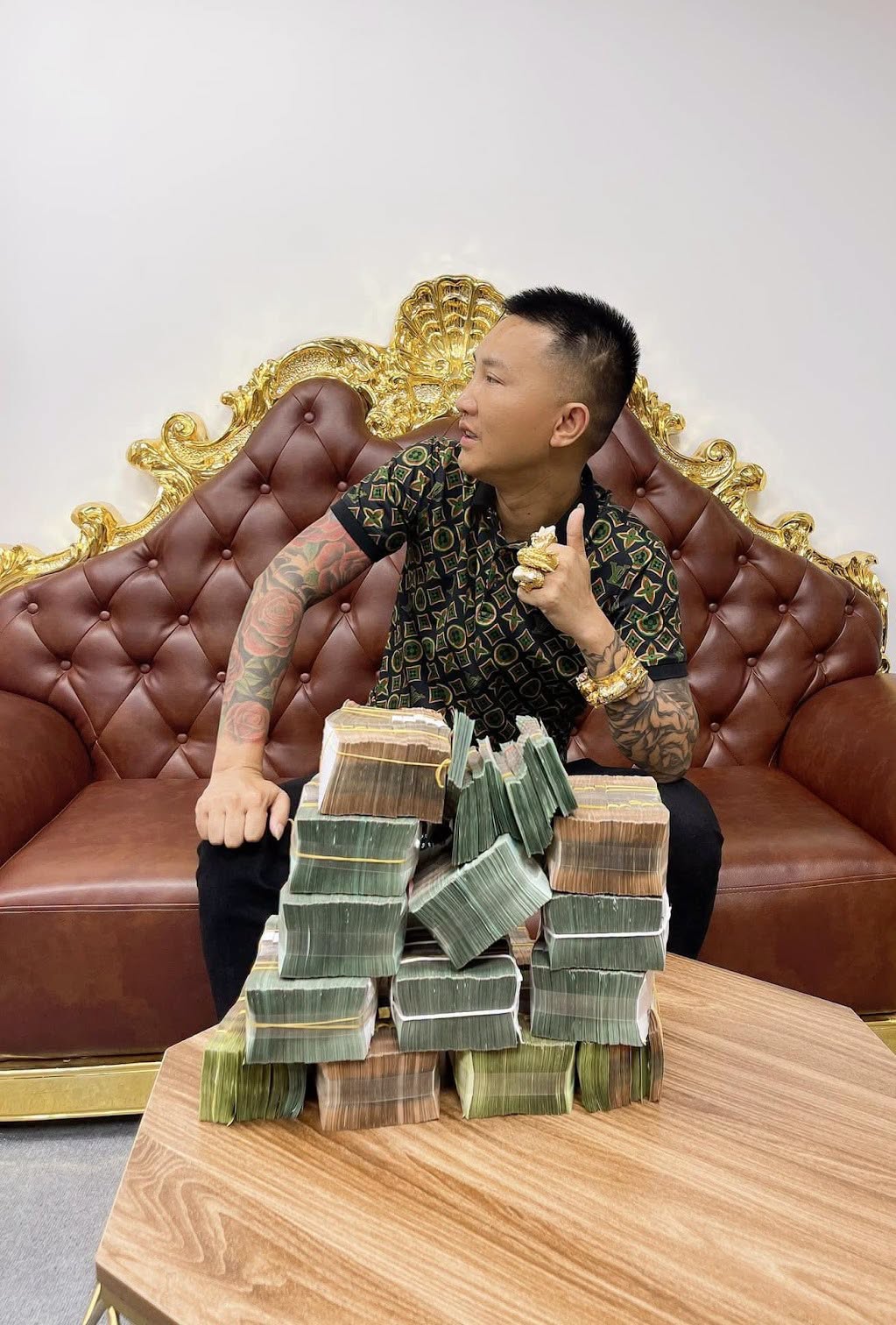 Nhiều C&ocirc;ng ty của Huấn Hoa Hồng kh&ocirc;ng c&ograve;n hoạt động , g&acirc;y ch&uacute; &yacute; tr&ecirc;n mạng x&atilde; hội - Ảnh 1.