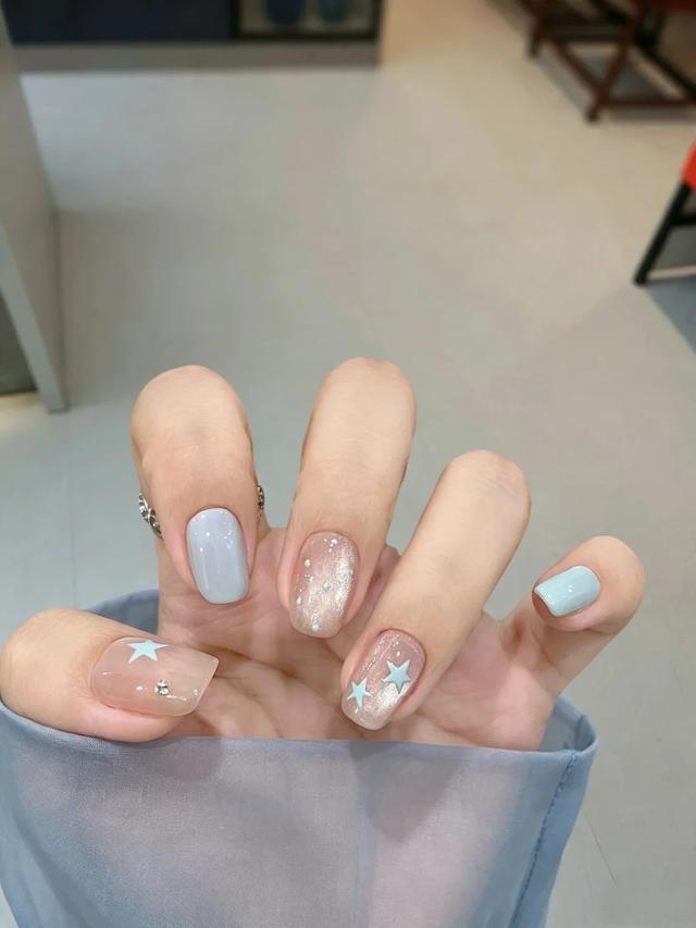 8 xu hướng nail m&ugrave;a thu 2026: C&agrave;ng tối giản c&agrave;ng sang, chuẩn tinh thần old money - Ảnh 12.