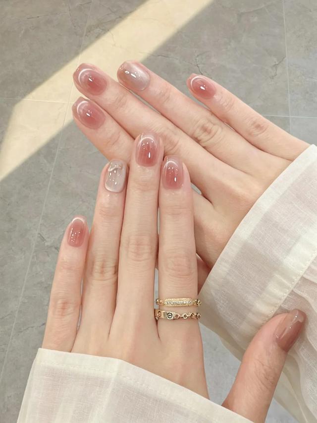 8 xu hướng nail m&ugrave;a thu 2026: C&agrave;ng tối giản c&agrave;ng sang, chuẩn tinh thần old money - Ảnh 10.