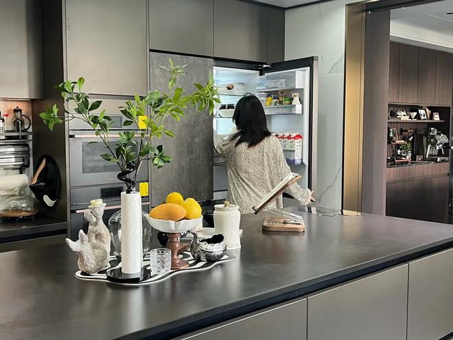 Chi hơn 1 tỷ decor bếp: Hội 30s muốn &ldquo;sống&rdquo; trong bếp chứ kh&ocirc;ng chỉ &ldquo;nấu ăn&rdquo; - Ảnh 6.