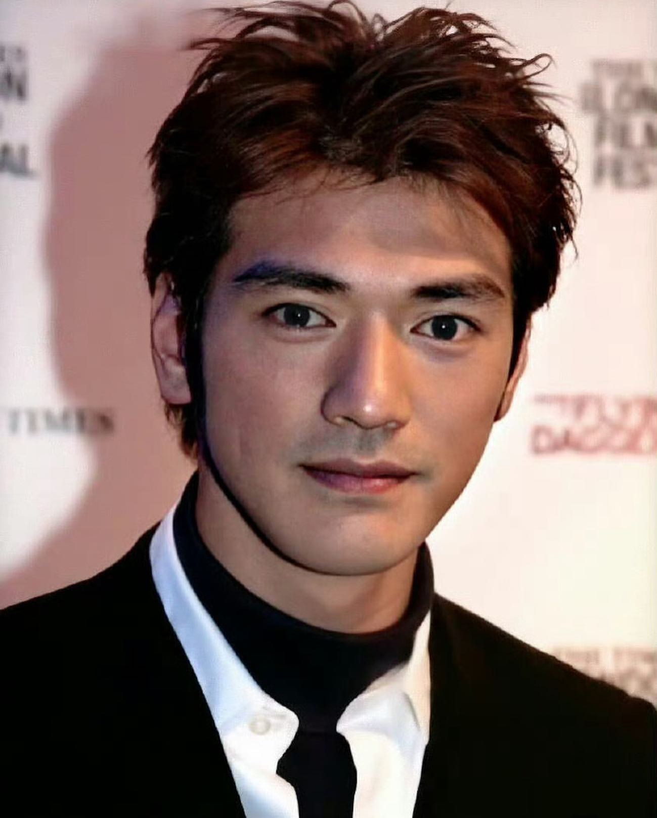 Sao nam b&iacute; ẩn nhất showbiz: Sở hữu t&agrave;i sản ngh&igrave;n tỷ nhưng sống như 