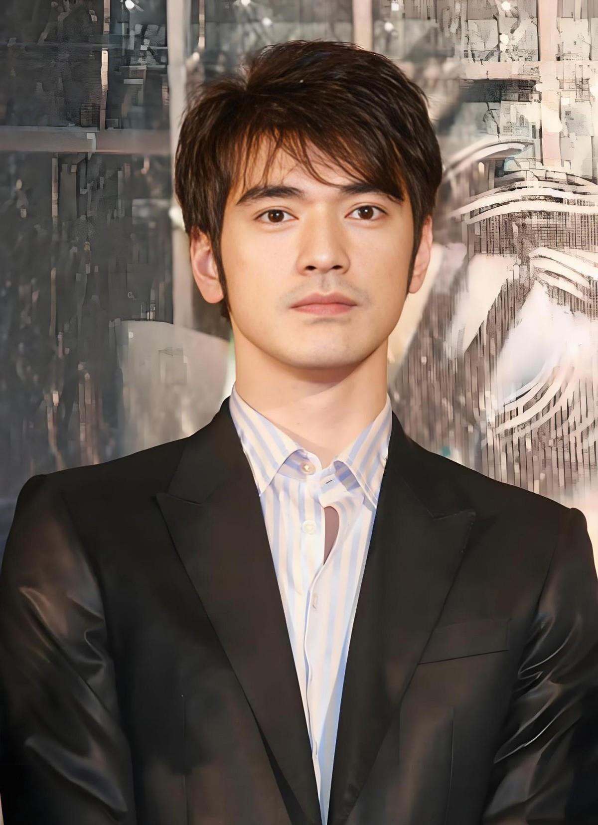 Sao nam b&iacute; ẩn nhất showbiz: Sở hữu t&agrave;i sản ngh&igrave;n tỷ nhưng sống như 