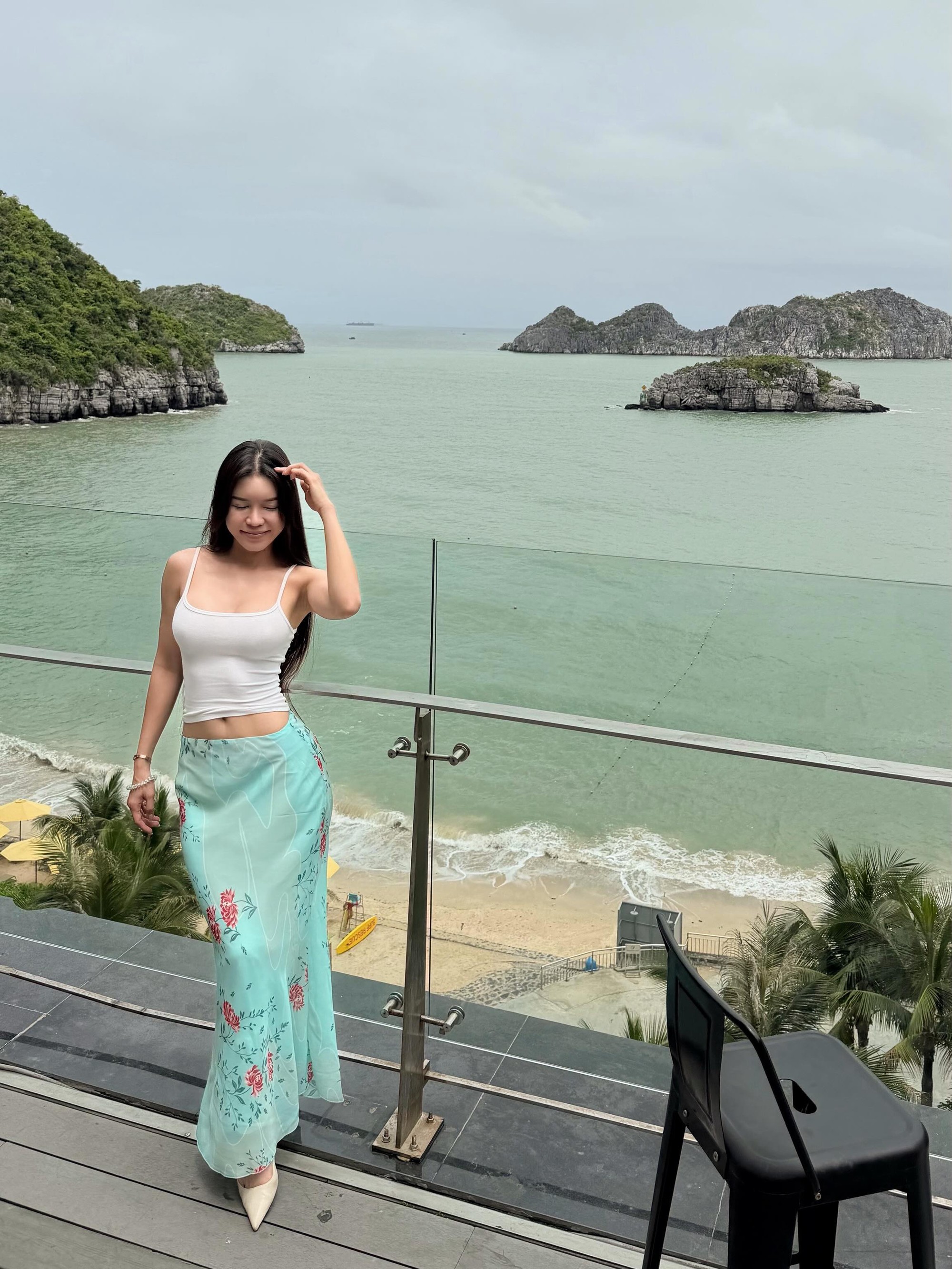 Yến Xuân - nàng WAG sexy nhất cổ vũ ĐT Việt Nam , phong cách mẹ bỉm sữa 2026 - Ảnh 3. Yến Xuân - nàng WAG sexy nhất cổ vũ ĐT Việt Nam , phong cách mẹ bỉm sữa 2026 - Ảnh 3.