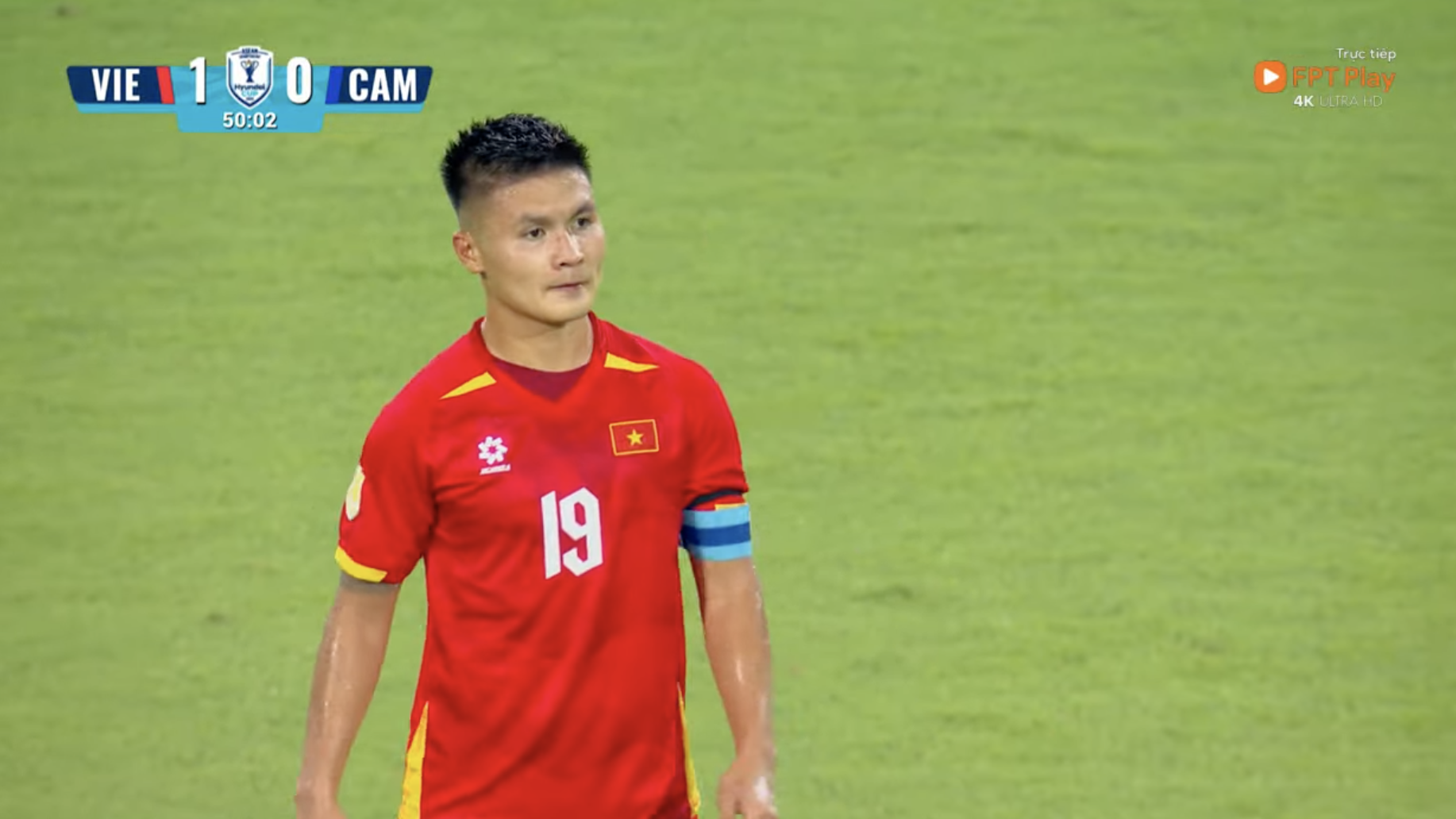 Camera tóm trọn khoảnh khắc chân thực của Chu Thanh Huyền trên sân Mỹ Đình - Ảnh 1. Camera tóm trọn khoảnh khắc chân thực của Chu Thanh Huyền trên sân Mỹ Đình - Ảnh 1.