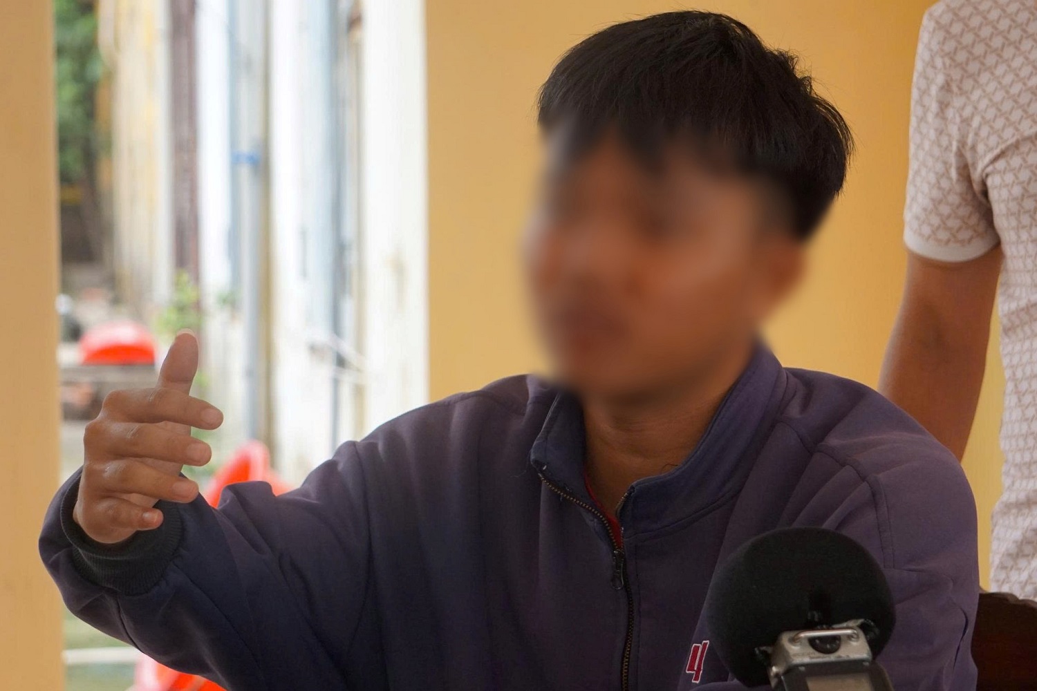 Em trai kể giây phút chị gái bị sóng cuốn ở Mũi Nghê: Em trai kể giây phút chị gái bị sóng cuốn ở Mũi Nghê: