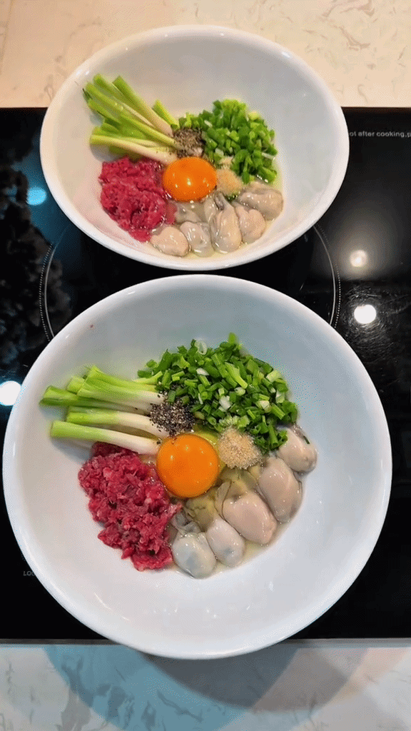 B&aacute;t s&uacute;p đại bổ với b&ograve; h&agrave;u v&agrave; đậu bắp ngon miệng v&agrave; dễ l&agrave;m cho gia đ&igrave;nh  - Ảnh 1.