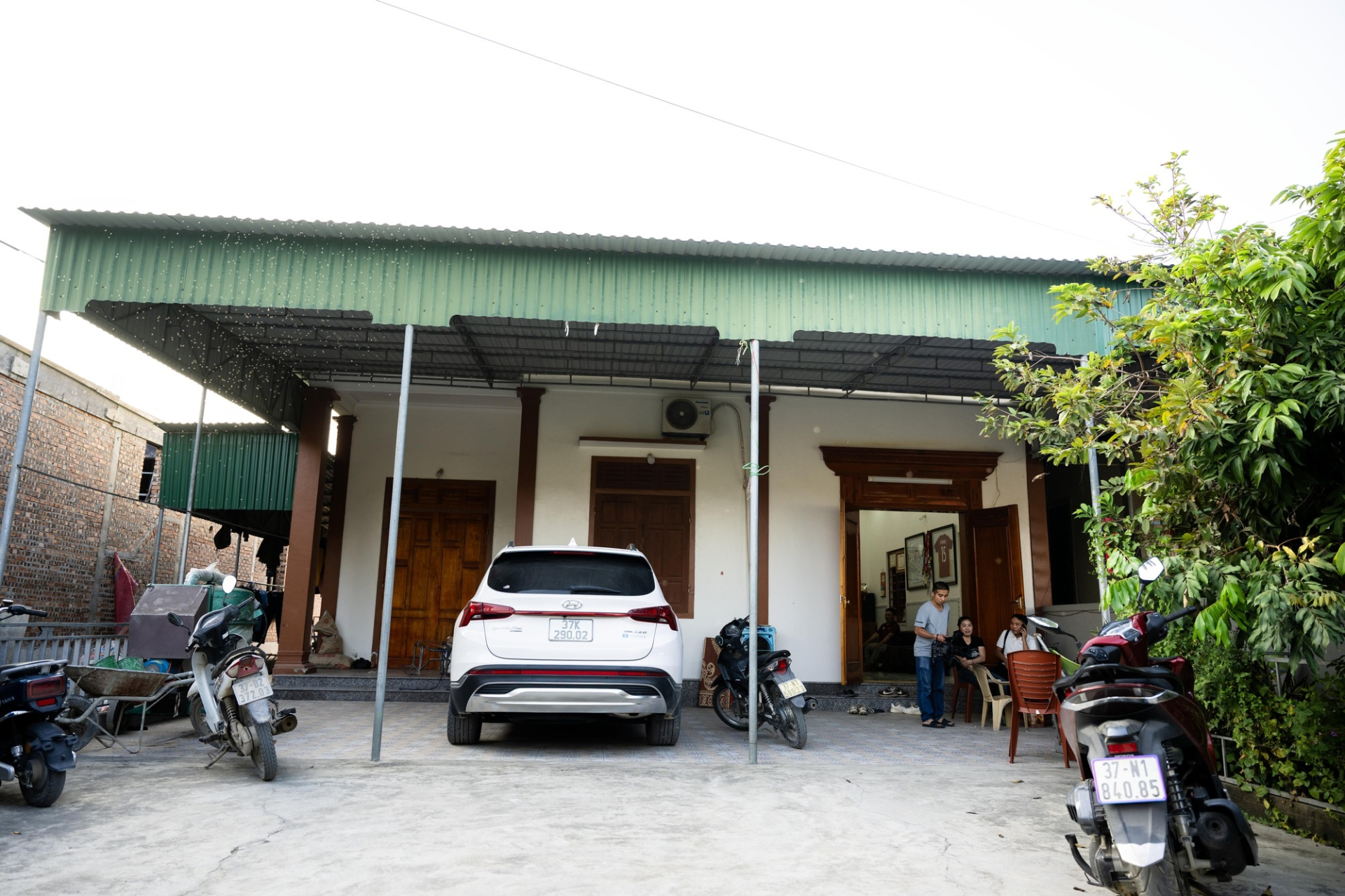 Căn ph&ograve;ng đắt gi&aacute; của Đ&igrave;nh Bắc trong nh&agrave; mới: Dấu ấn sự nghiệp cầu thủ nổi bật - Ảnh 7.