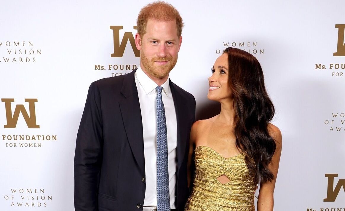 Vương tử Harry v&agrave; Meghan Markle: Hội chứng phức cảm cứu thế v&agrave; mối quan hệ với Ho&agrave;ng gia - Ảnh 1.