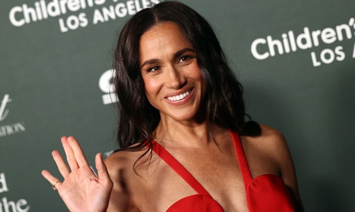 Meghan Markle bị nghi trở lại diễn xuất v&igrave; chuyển về Anh, chuy&ecirc;n gia truyền h&igrave;nh b&aacute;c bỏ: 