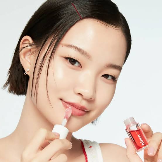 5 lọ dầu dưỡng m&ocirc;i l&ecirc;n m&agrave;u đẹp tự nhi&ecirc;n, cho m&ocirc;i căng mọng như được 