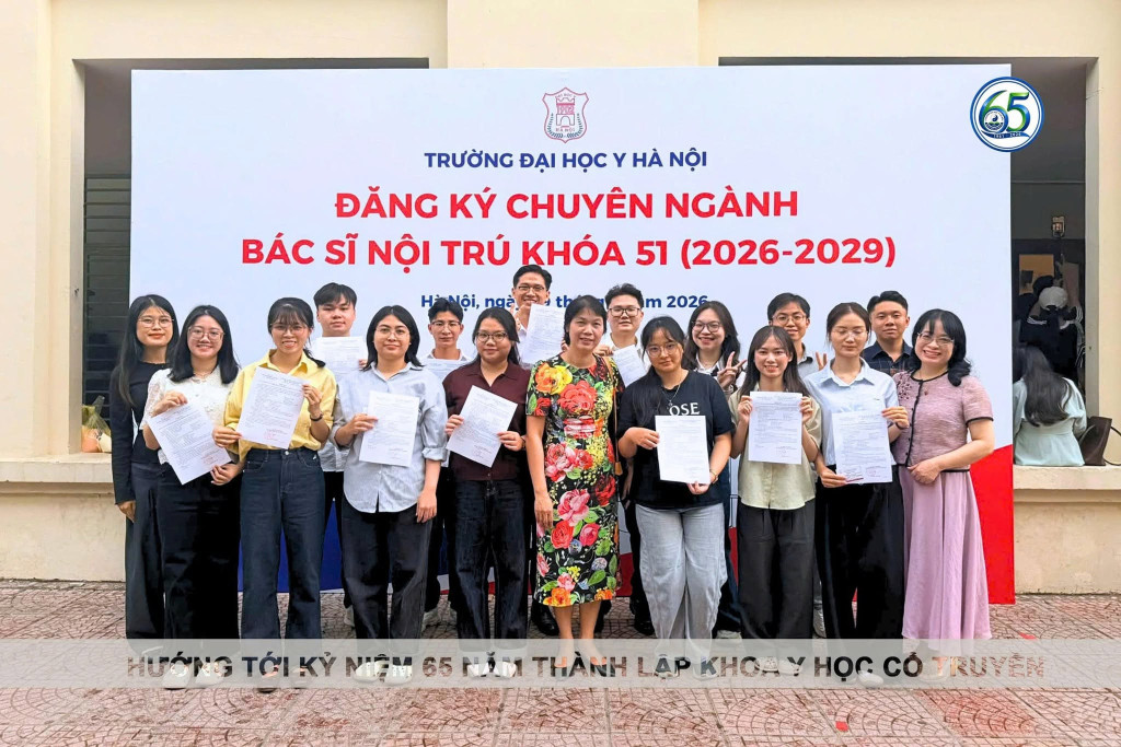 Match Day 2026 vừa kh&eacute;p lại, c&aacute;c bộ m&ocirc;n ĐH Y H&agrave; Nội rần rần khoe d&agrave;n 