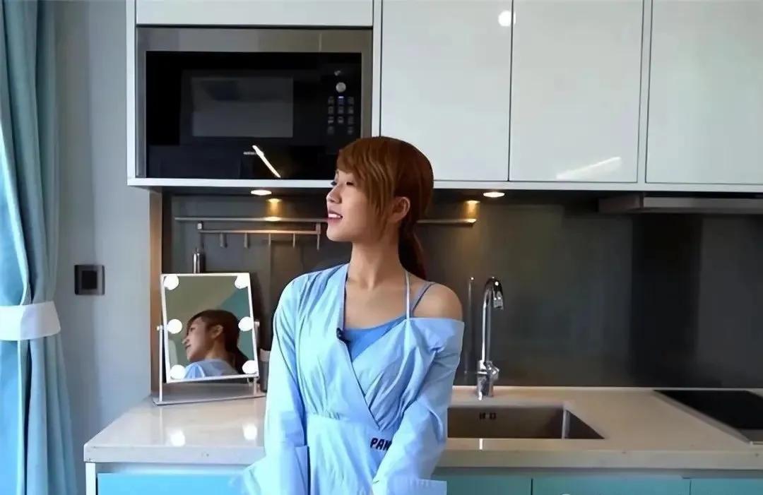 C&ocirc; g&aacute;i sống trong căn hộ chỉ 7m&sup2;: Tận dụng từng centimet, nh&igrave;n c&aacute;ch sắp xếp mới hiểu nh&agrave; nhỏ vẫn c&oacute; thể rất dễ chịu - Ảnh 2.