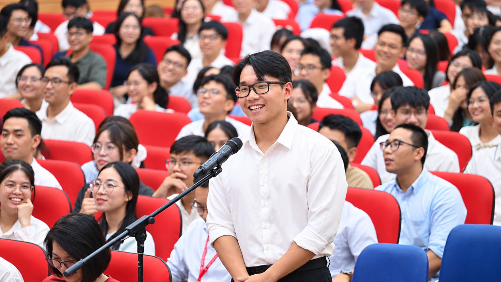 Nam b&aacute;c sĩ mang số thứ tự 04 tại Match Day 2026 đỉnh thế n&agrave;o: Kh&ocirc;ng học Y H&agrave; Nội nhưng vẫn lọt top 4 kỳ thi nội tr&uacute; - Ảnh 1.