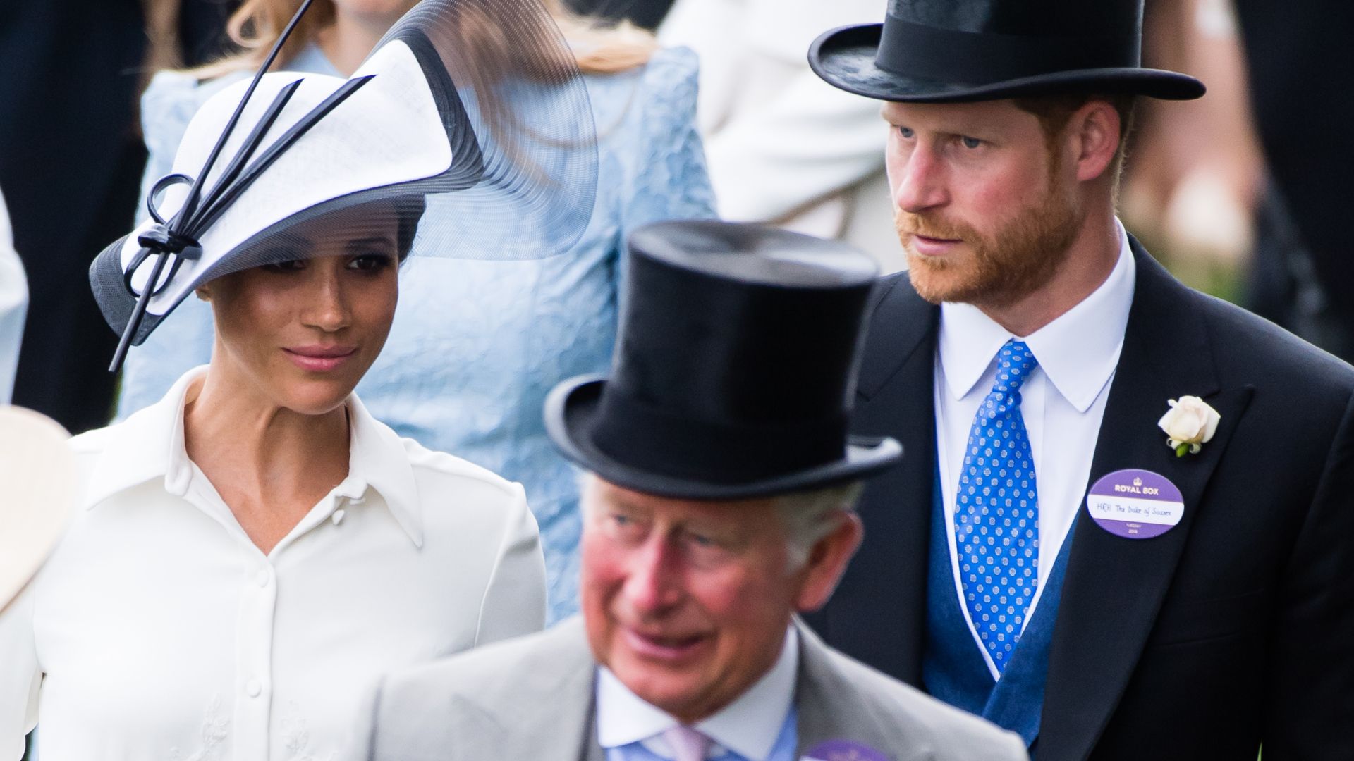 Vua Charles ra t&iacute;n hiệu cứng rắn ngay khi Harry - Meghan trở lại Anh: C&aacute;nh cửa gia đ&igrave;nh c&oacute; thể mở, nhưng c&aacute;nh cửa Ho&agrave;ng gia th&igrave; kh&ocirc;ng- Ảnh 1.
