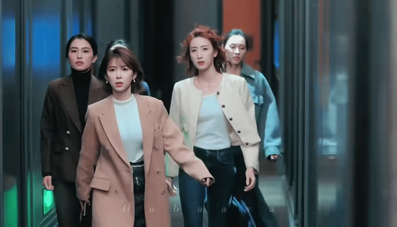 Phong c&aacute;ch c&ocirc;ng sở đẹp như Kitty trong đầu Xu&acirc;n Tươi S&aacute;ng năm 2026 - Ảnh 2.