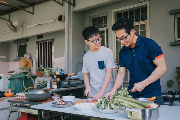 Gi&agrave; rồi mới hiểu: Tiền n&ecirc;n cho con v&agrave;o 2 thời điểm n&agrave;y, tuyệt đối đừng cho sai l&uacute;c! - Ảnh 1.