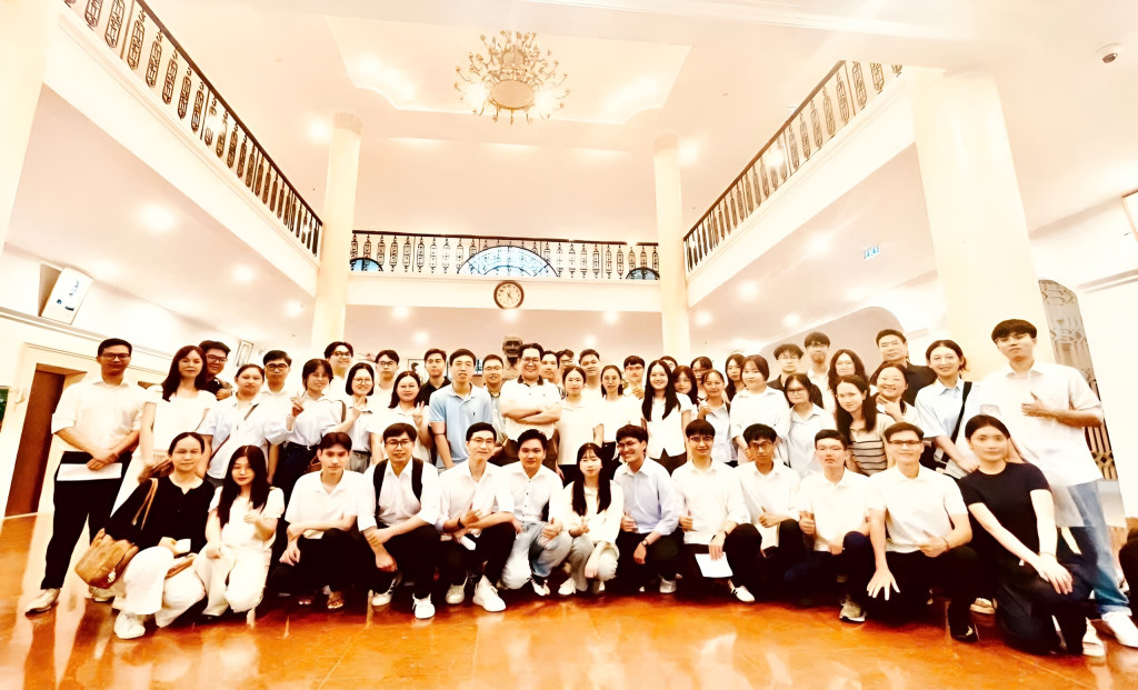 Match Day 2026 vừa kh&eacute;p lại, c&aacute;c bộ m&ocirc;n ĐH Y H&agrave; Nội rần rần khoe d&agrave;n 