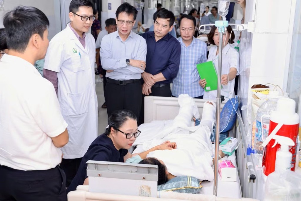 C&ocirc; gi&aacute;o Nghệ An cứu b&eacute; 2 tuổi v&agrave; h&agrave;nh tr&igrave;nh lắp ch&acirc;n giả miễn ph&iacute; 2026 - Ảnh 4.