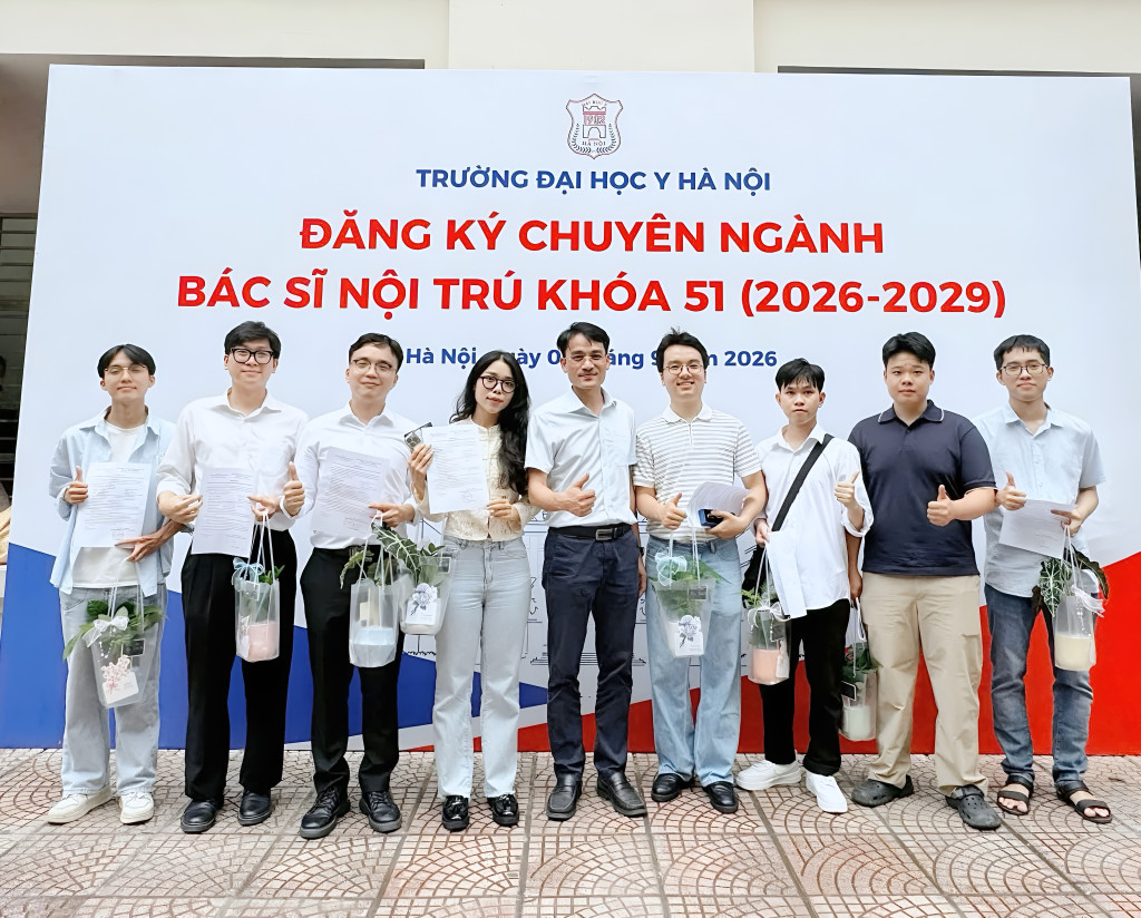 Match Day 2026 vừa kh&eacute;p lại, c&aacute;c bộ m&ocirc;n ĐH Y H&agrave; Nội rần rần khoe d&agrave;n 