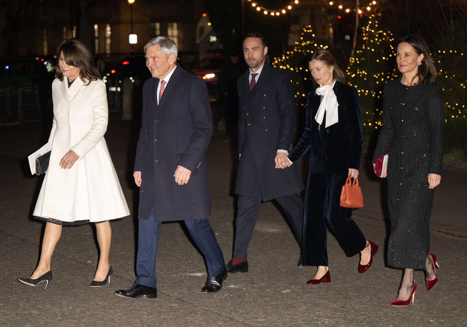 Pippa Middleton c&oacute; thể đảm nhận một vai tr&ograve; đặc biệt b&ecirc;n cạnh Kate Middleton khi chị g&aacute;i trở th&agrave;nh Vương hậu- Ảnh 3.