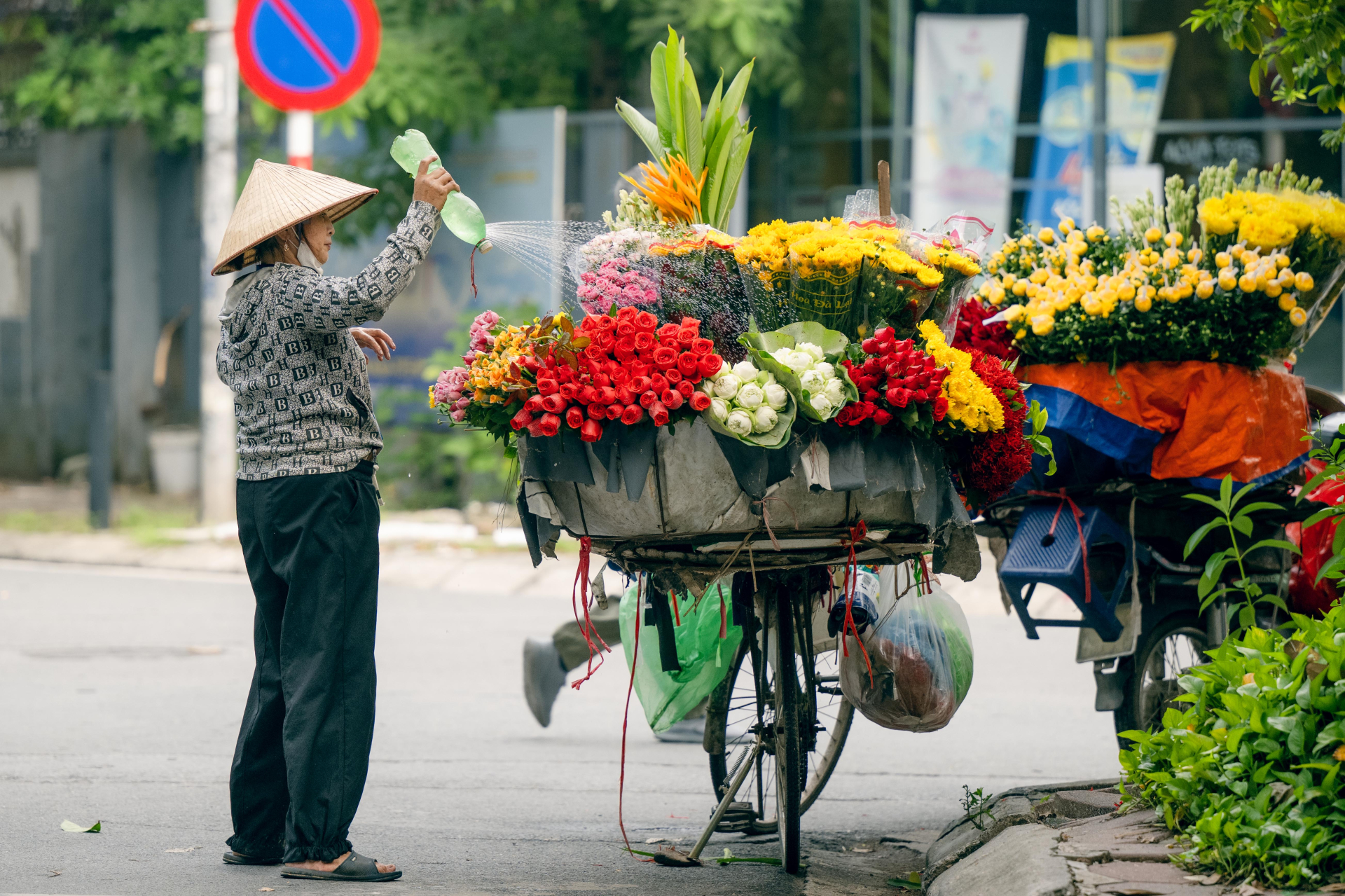M&ugrave;a thu H&agrave; Nội 2026 mang vẻ đẹp dịu d&agrave;ng v&agrave; sức sống m&atilde;nh liệt của phố phường - Ảnh 9.