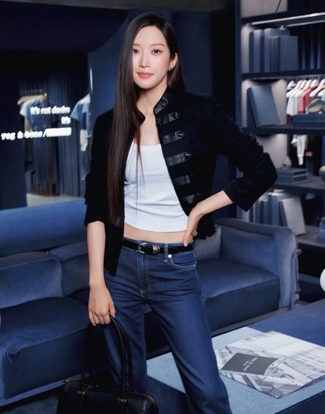 Minh tinh lấn &aacute;t Son Ye Jin để đầu b&ugrave; t&oacute;c rối ra đường vẫn đươc khen sang- Ảnh 5.