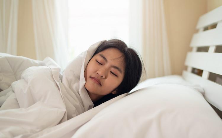 V&agrave;o thu, nhiều người bắt đầu ăn những thực phẩm n&agrave;y với mong muốn ngủ ngon, giảm tiểu đ&ecirc;m, t&oacute;c đen mượt - Ảnh 2.