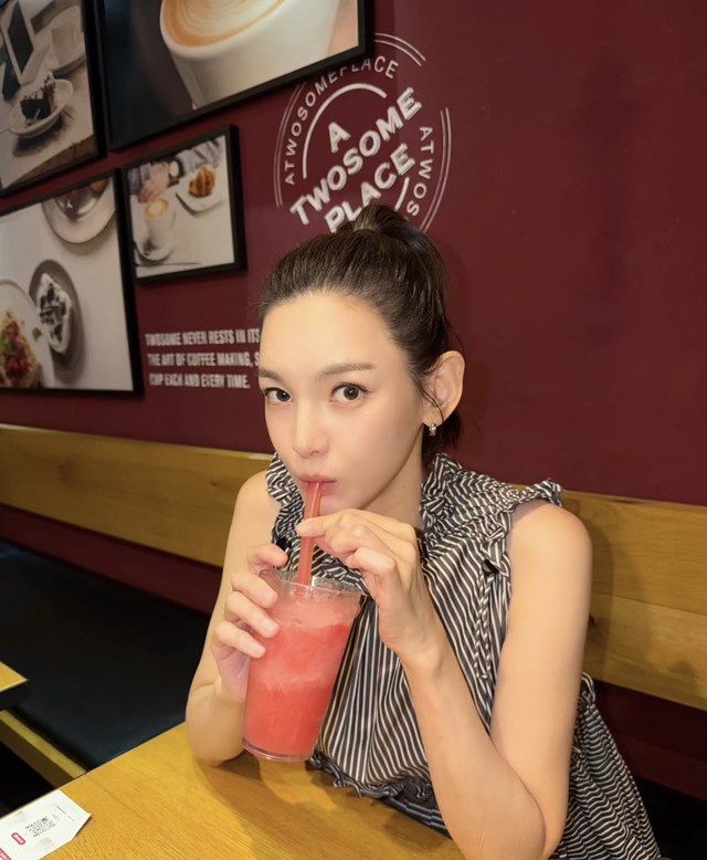 Nữ diễn vi&ecirc;n H&agrave;n U50 nhưng vẫn trẻ như g&aacute;i đ&ocirc;i mươi nhờ 3 b&iacute; quyết- Ảnh 4.