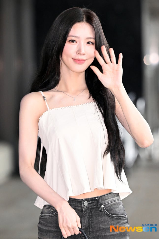 Thức uống m&agrave;u đỏ gi&uacute;p Miyeon duy tr&igrave; v&oacute;c d&aacute;ng mảnh mai dưới 45kg - Ảnh 3.