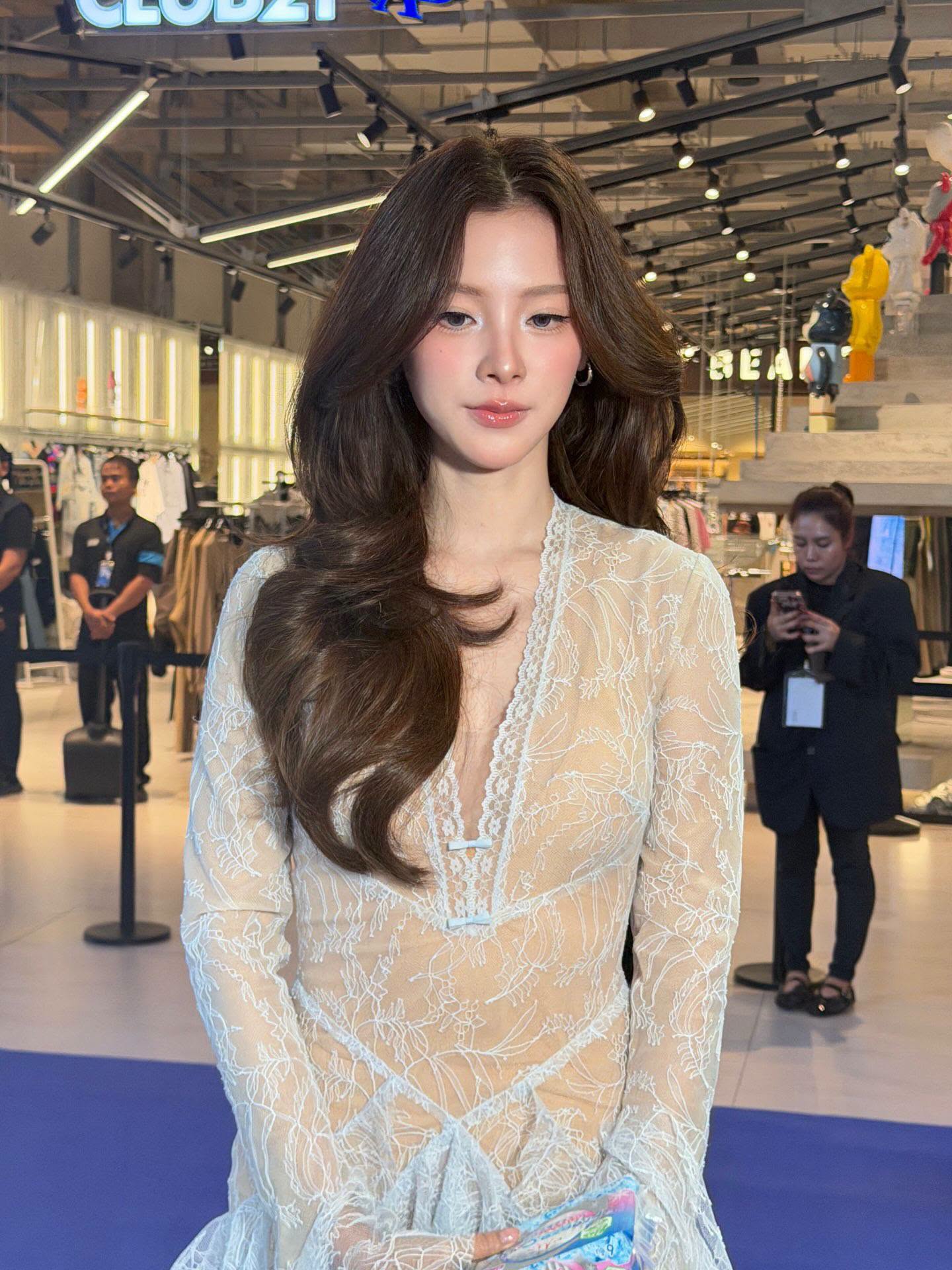 Baifern Pimchanok: Ngọc nữ Th&aacute;i Lan xinh đẹp v&agrave; gu thời trang nổi bật 2026 - Ảnh 2.