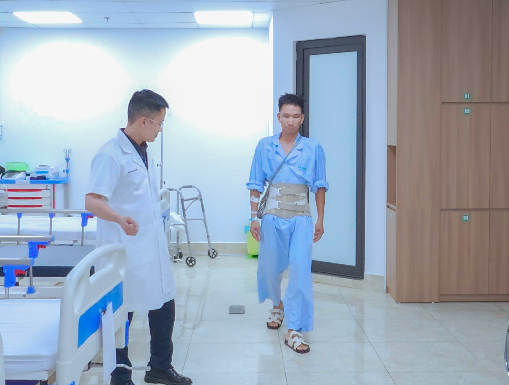 Phẫu thuật cột sống nội soi 1cm tại Bệnh viện Đại học y dược: Bước tiến y khoa 2026 - Ảnh 3.