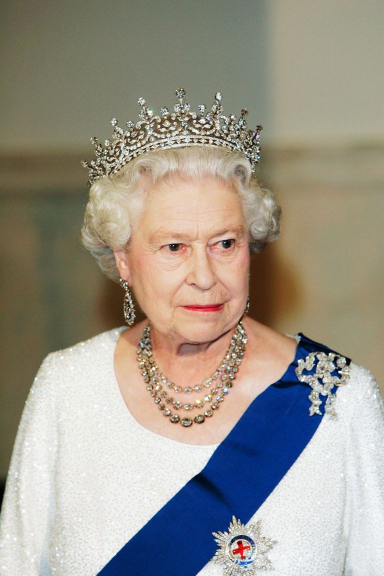 C&ocirc;ng nương Diana từng khiến Nữ ho&agrave;ng Elizabeth nổi giận v&igrave; tiết lộ chuyện ri&ecirc;ng - Ảnh 3.